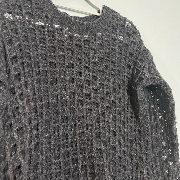 Graham & Spencer wool blend grey crochet knit pullover top - Picture 6 of 9